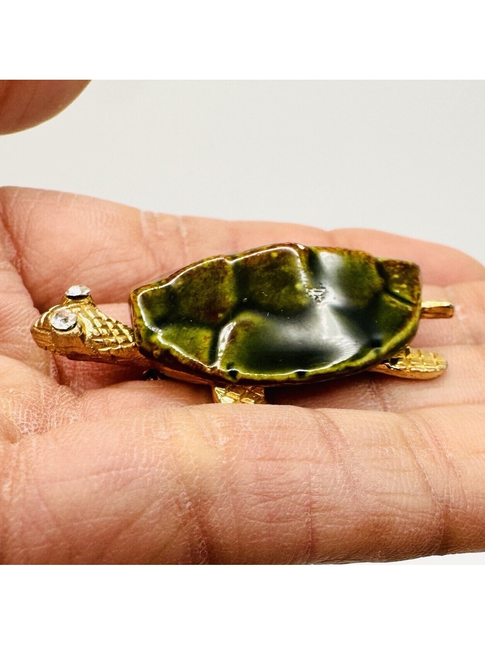VTG Gold Tone Ceramic Glazed Turtle Brooch Pin With White Rhinestone Eyes